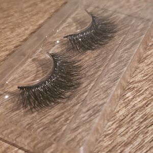 Luxurious Black False Eyelashes